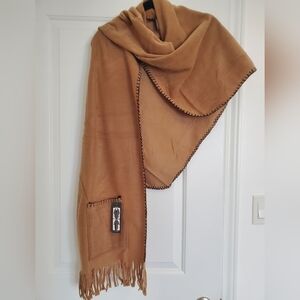 Bijoux Terner Camel Fleece Travel Shawl With Fringe And Black Contrast Stitching